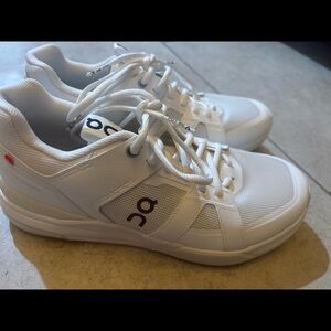 On Running Rodger Pro Clubhouse shoes size 9.5 white